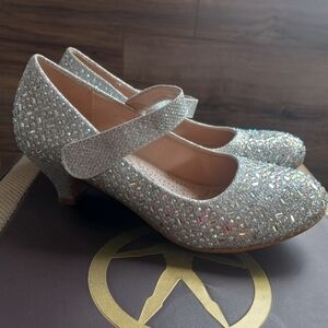 Girl size 3 silver jewelry holiday shoes